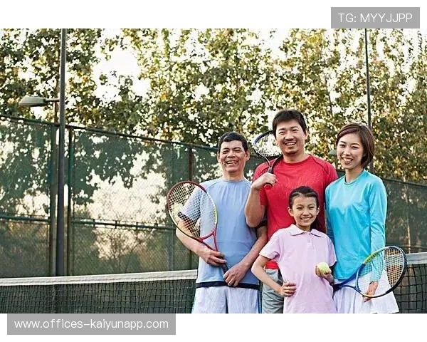 网球赛事与社区志愿者联合推广青少年项目扩大影响力，关于网球社团的宣传标语
